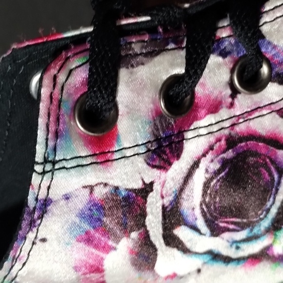 Converse Purple Cabbage Rose Sz 7 Hi Top tennis shoe Great condition - Picture 5 of 10